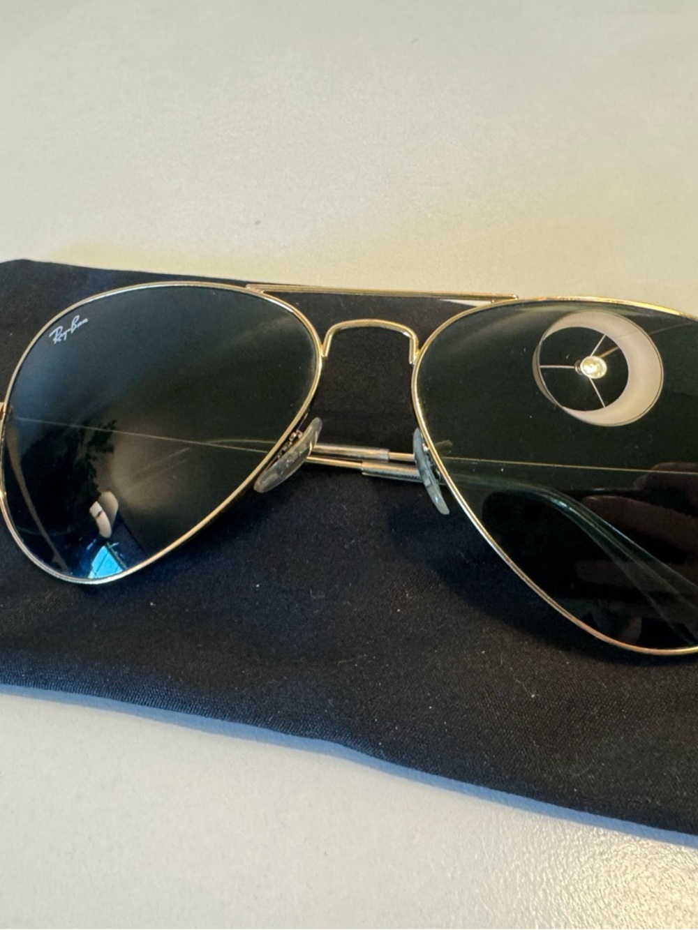 Ray-Ban Aviator Sunglasses Gold Frame with Black Lenses (Unisex)